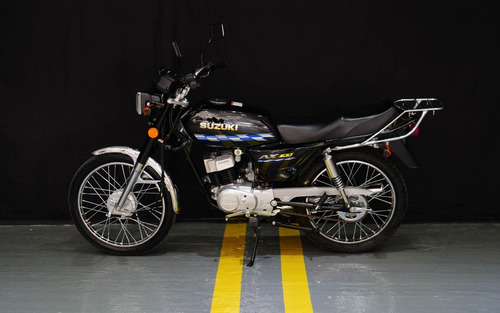 Suzuki Ax100 Negra