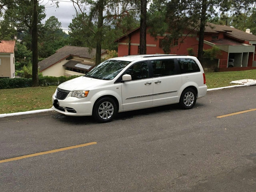 Chrysler Town & Country 3.6 Touring 5p 2012