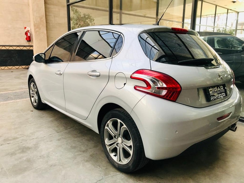 Imagen 2 de 8 de Peugeot 208