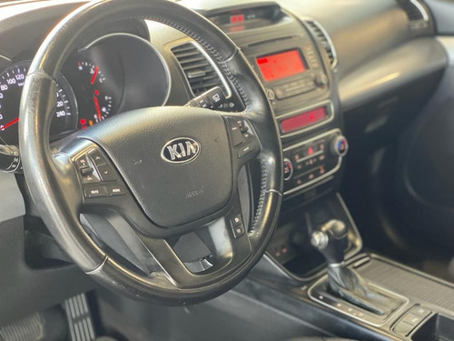 Imagem 16 de 20 de Kia Sorento 2.4 Ex 4x2 16v