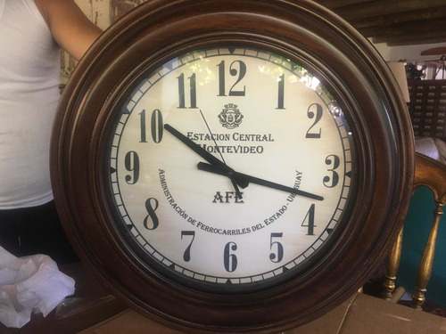 Imagen 7 de 12 de Reloj Tipo Antiguo Estacion Piriápolis Ferrocarril Afe