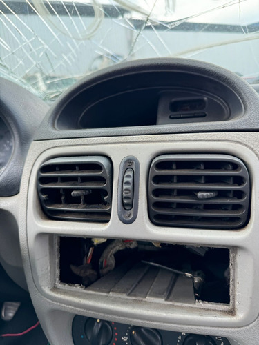 Renault Clio Sedan 1.0 16v 70cvs Gasolina 2004/2005-peças