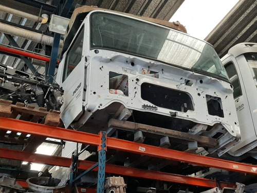 Imagem 1 de 3 de Cabine Mb Atego 3030