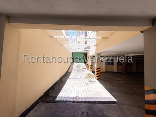 Comodoapartamento En Venta En Urbanización El Bosque Maracay Piso Bajo Grande Cómodo Excelente Condominio Agua Seguridad Nela 25-9970