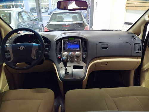 Imagen 8 de 13 de Hyundai H1 Diesel Premiun