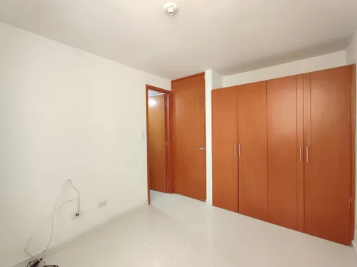 Apartamento En Arriendo En Prados Del Este. Cod A24223