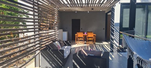 Casa En Venta - 3 Dormitorios 4 Baños - Cochera - 900mts2 - Ituzaingó