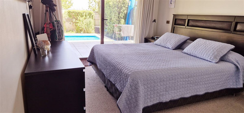 Casa En Venta De 3 Dorm. En La Florida