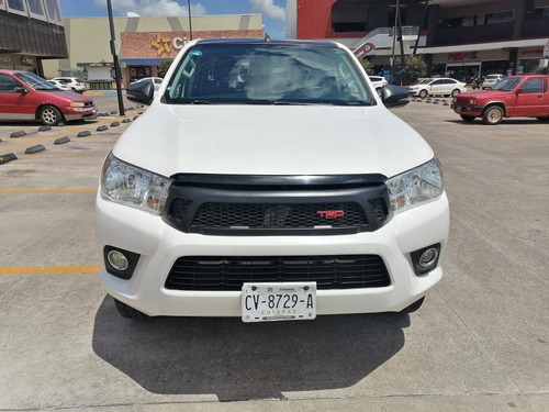 Imagen 3 de 11 de Toyota Hilux 2018 2.7 Cabina Doble Sr Mt