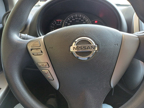 Nissan March 1.6 16v Sv 5p