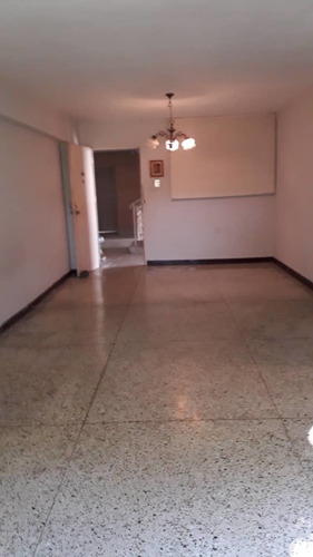 Imagen 2 de 11 de Altamira Frente Plaza Oficina /apartamento 60mts2 Altamira Cod 1890