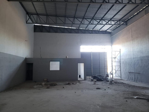 Imagen 3 de 18 de Vendo Galpón Carrara Estrenar- Patron 3a