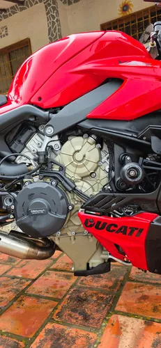 Ducati Streetfighter V4s