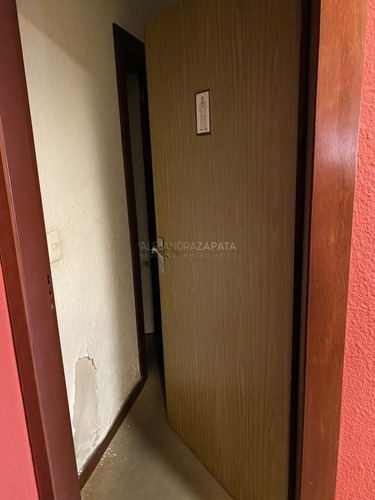 Venta Con Renta Gran Oficina En El Centro Plaza Independencia