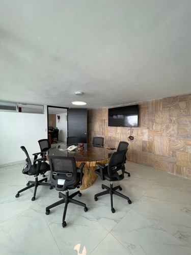Casa Para Oficinas Con Uso De Suelo S