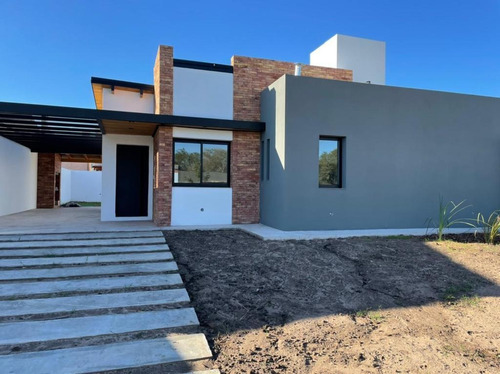 Imagen 2 de 23 de Casa En Venta Comarca De Allende 2 Dormitorios
