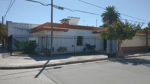 Casa De 3 Dorm En Venta - Ameghino Sud