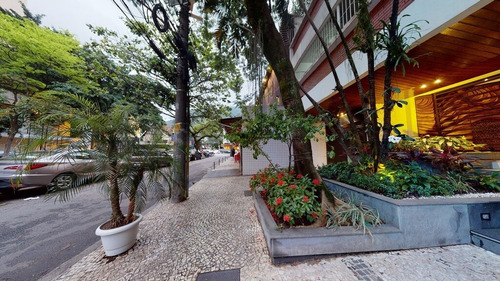 Apartamento À Venda No Bairro Lagoa - Rio De Janeiro/rj - O-11527-21101