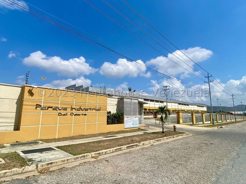 !!! Galpon En Venta Cuenta Con 2420 Mts2 Zona Industrial 2 Barquisimeto Tu Asesora Mehilyn Perez !!!