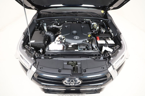 Imagen 2 de 16 de Toyota Hilux Srv 4x4 At
