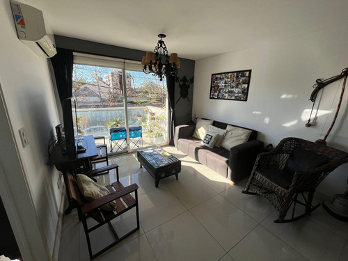 Departamento Dos Ambientes En Venta En Ituzaingo. Balcón Y Cochera