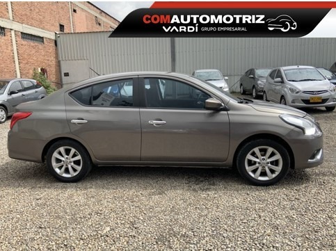 Nissan Versa Advance Id 39413 Modelo 2017
