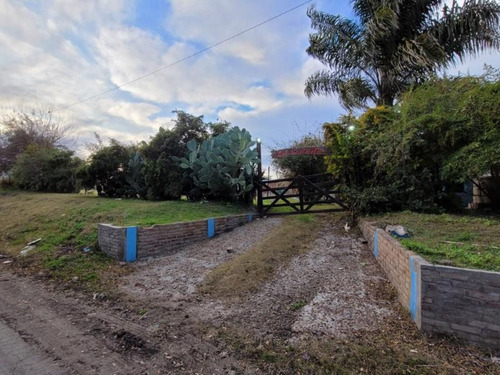 Casa Quinta Con Pileta, Y Amplio Terreno Parquizado