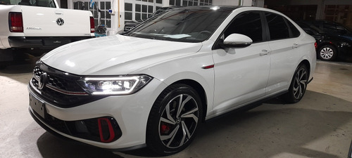 Volkswagen Vento GLI 2.0 350TSI 230cv