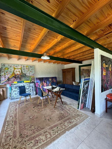 Casa En Venta - 8 Dormitorios 4 Baños - La Lonja