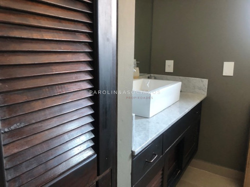 Casa En Venta De 4 Dormitorios Frente Al Mar En Península, Punta Del Este.