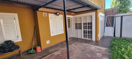 En Venta En Altos De Podesta Barrio Cerrado De 5 Ambientes 2 Baños Garage Dos Autos Fondo. Venta Inmediata F: 9511