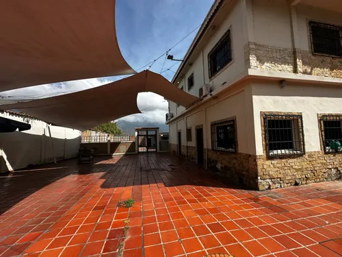 Casa En Venta En Parque Caiza