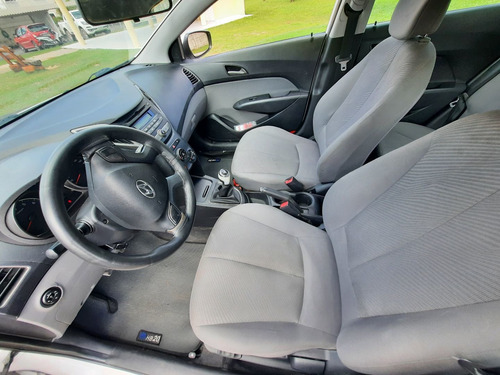 Imagem 4 de 6 de Hyundai Hb20 2013 1.6 Premium Flex 5p