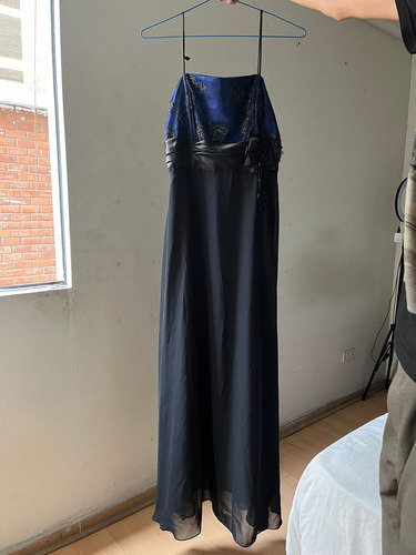Vestido Evangel De Dorsay Negro Con Azul Y Detalle De Flores