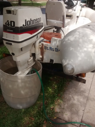 Imagen 10 de 15 de Semirrigido Casi Nuevo Con Johnson 40