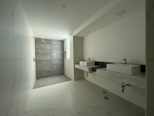 Imagen 11 de 17 de Se Alquila Apto 360m2 4h+s/5b+s/4p Los Chorros 6672