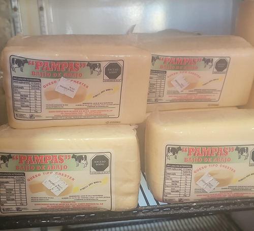 Queso Chester Pampas Bajío 1.1 Kg En Barra