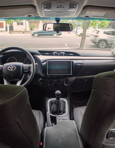 Imagen 14 de 21 de Toyota Hilux 2.8 Sr 4x4 2016