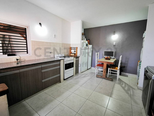 Imagen 5 de 20 de Casa De 3 Dormitorios En Venta En Los Hornos