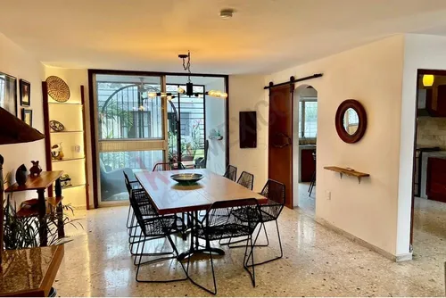 Precio Reducido Casa Con 2 Terrazas En La Azotea Y Un Patio