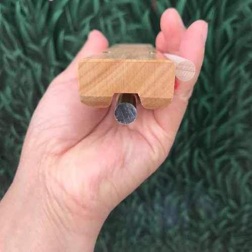 Instrumentos De Percusión De Madera, Timbre De Un Con Mazo,