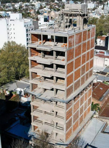 Departamento  En Pozo En 61 Entre 1 Y 2 La Plata