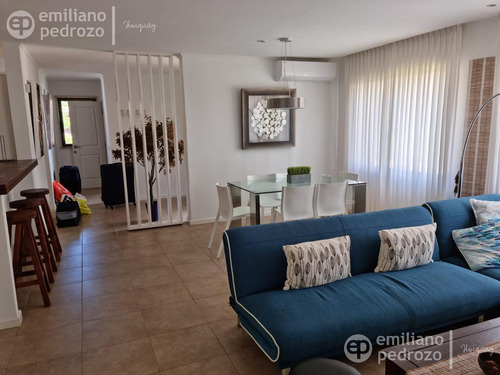 Venta Casa 2 Dormitorios Barrio Privado Parque Pinares, Punta Del Este