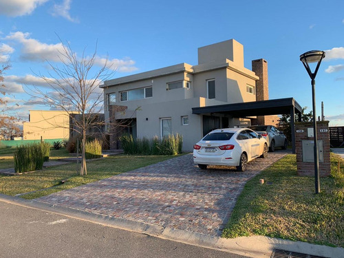 Imagen 5 de 26 de Venta Casa 8 Ambientes Con Piscina, A La Laguna En Barrio El Canton Norte, Escobar.