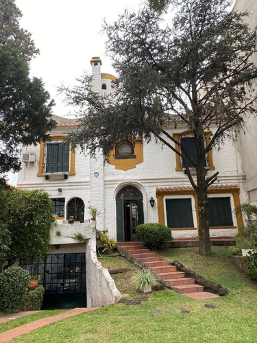 Imagen 20 de 20 de Hermoso Chalet En Venta A Metros Del Centro Comercial