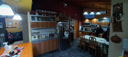 Casa Venta - 4 Dormitorios 3 Baños - 459mts2 Totales - Berisso