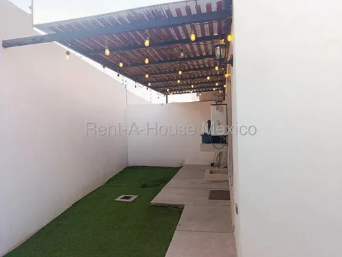 Casa Amueblada Con Cuarto De Tv, 2 Recámaras, Estudio. Renta - Zákia