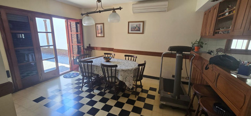 Venta De Casa 6 Ambientes En Haedo Chico, Morón