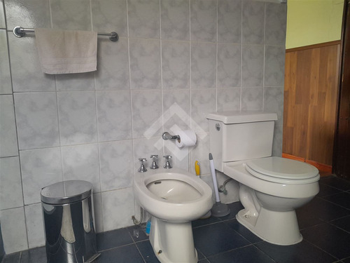 Casa En Venta De 4d Y 3b En Sector Valencia, Quilpué