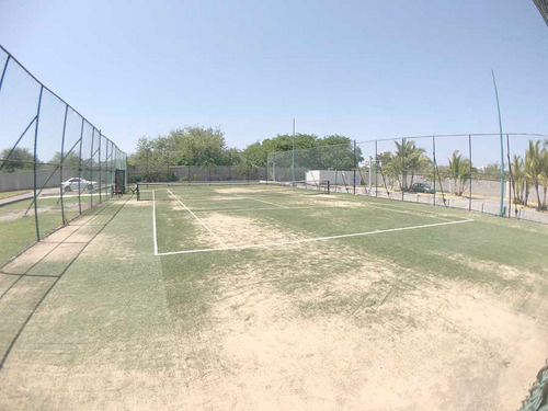 Cad Aura A 008. Funcional Y Acogedor, Con Balcón Y Acceso A Club De Playa En La Mejor Zona De Acapulco